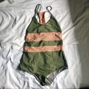 SOLD 💐 ACACIA • Palm London